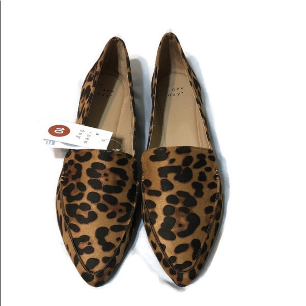 Leopard print flats. NWT